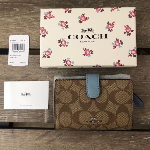 Coach Handbags - Coach Medium Corner Zip Wallet